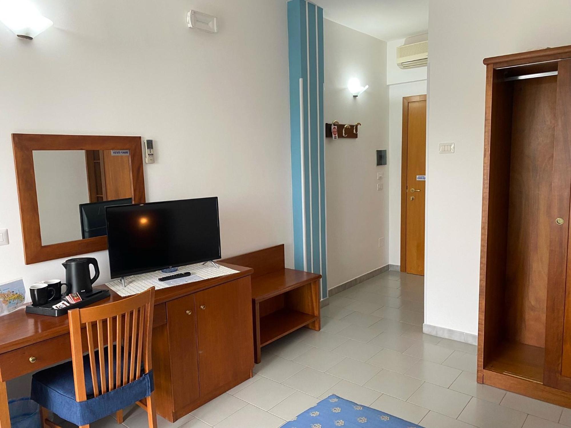 Hotel Villaggio Aurora San Pietro in Bevagna Kültér fotó