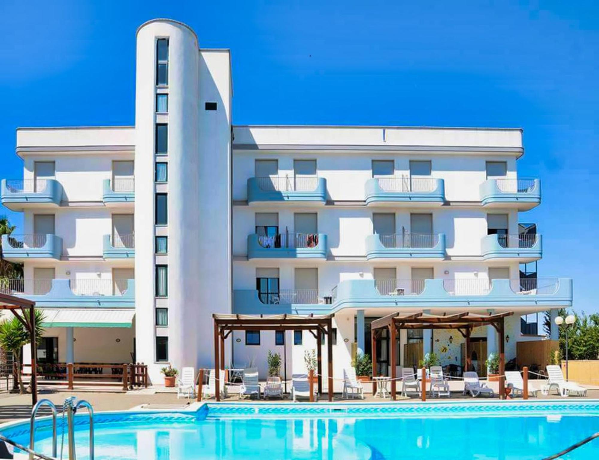 Hotel Villaggio Aurora San Pietro in Bevagna Kültér fotó