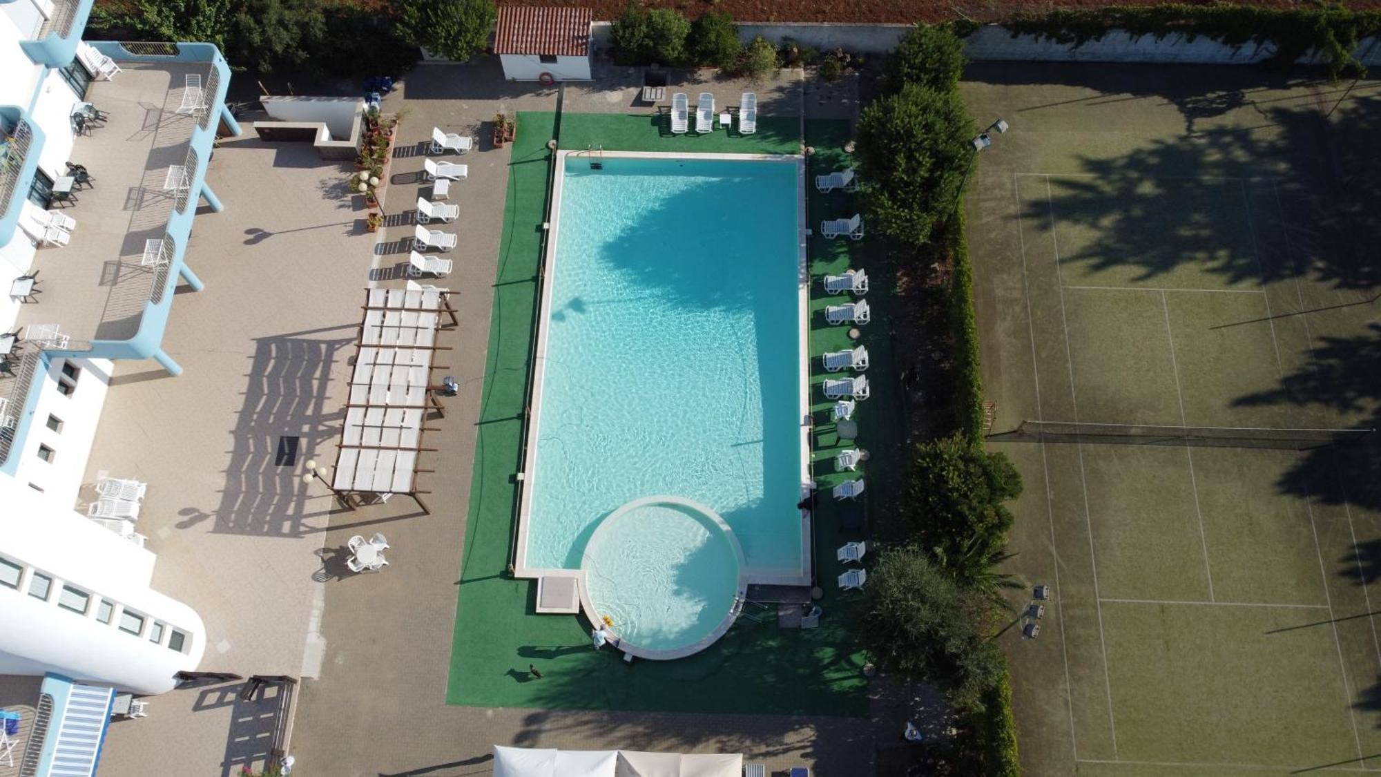 Hotel Villaggio Aurora San Pietro in Bevagna Kültér fotó